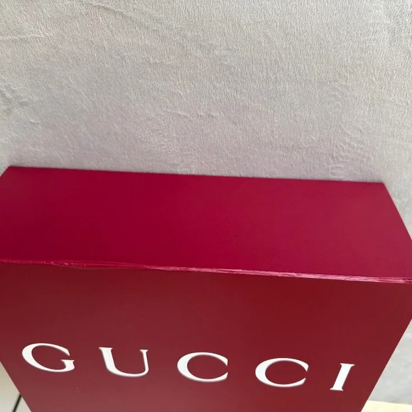 Gucci Box with Shopping Bag - Picture 7 of 10